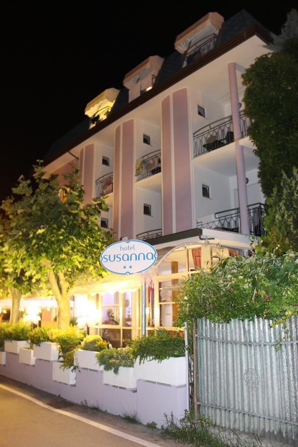 Hotel Susanna Ріміні Екстер'єр фото