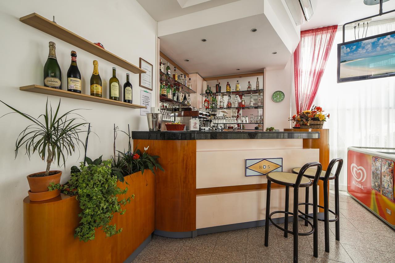 Hotel Susanna Ріміні Екстер'єр фото